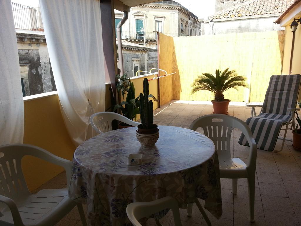 La Via Del Mare - Acireale Centro Storico Apartment Phòng bức ảnh