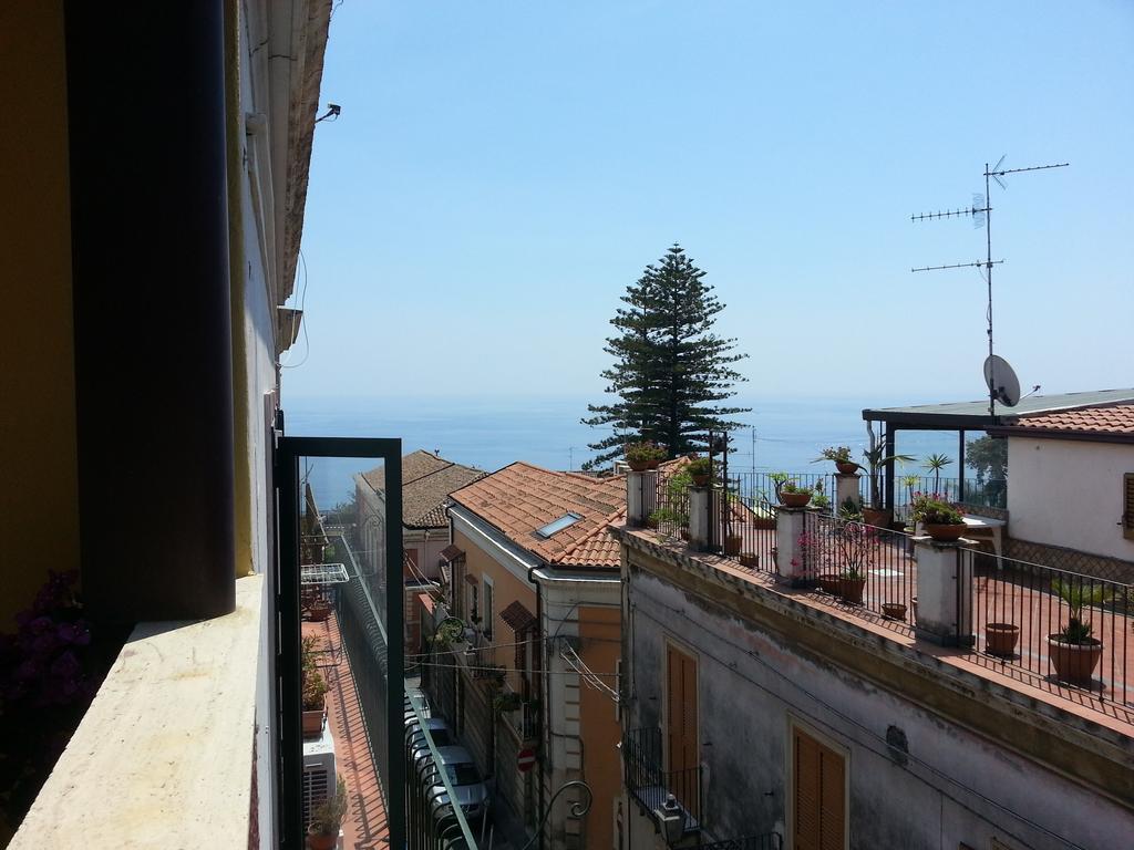 La Via Del Mare - Acireale Centro Storico Apartment Phòng bức ảnh