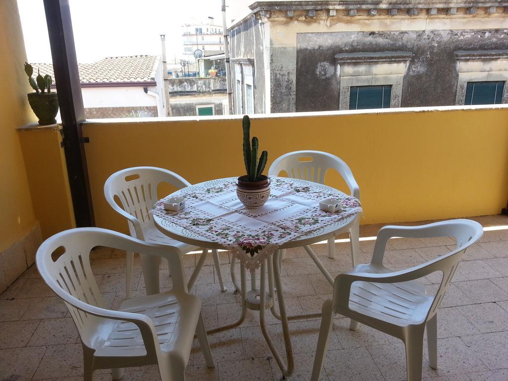 La Via Del Mare - Acireale Centro Storico Apartment Phòng bức ảnh